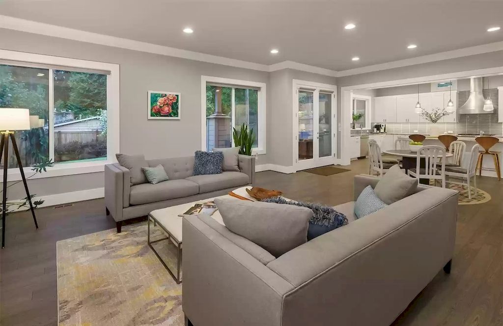 The House in Bellevue is covered outdoor living perfect for year-round enjoyment, now available for sale. This home located at 10803 SE 25th Place, Bellevue, Washington