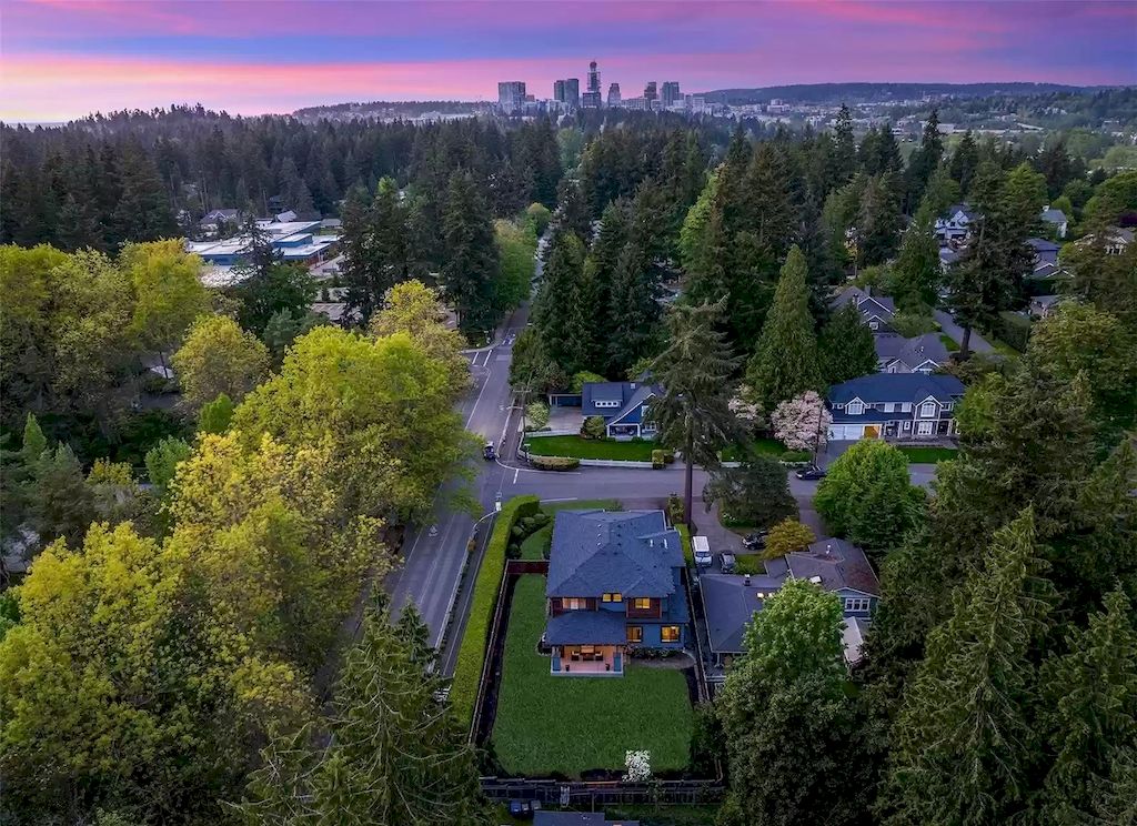 The House in Bellevue is covered outdoor living perfect for year-round enjoyment, now available for sale. This home located at 10803 SE 25th Place, Bellevue, Washington