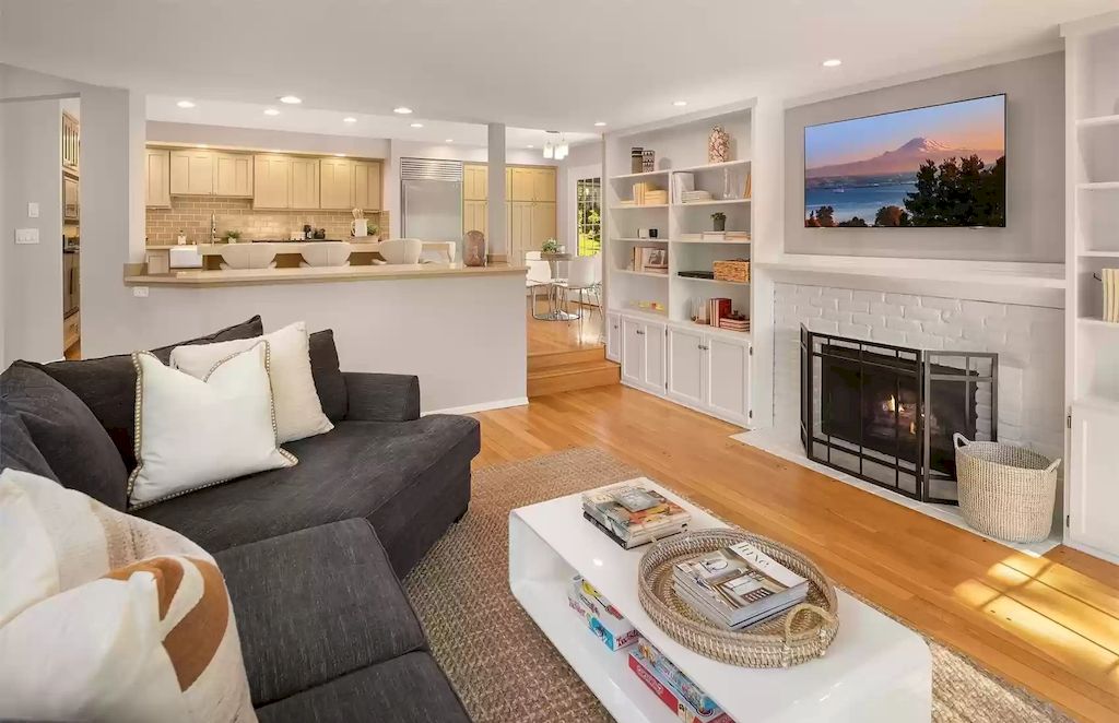 The Estate in Washington is a luxurious home filled with natural light in an idyllic verdant setting now available for sale. This home located at 8521 Hunts Point Lane, Hunts Point, Washington; offering 05 bedrooms and 04 bathrooms with 3,549 square feet of living spaces.
