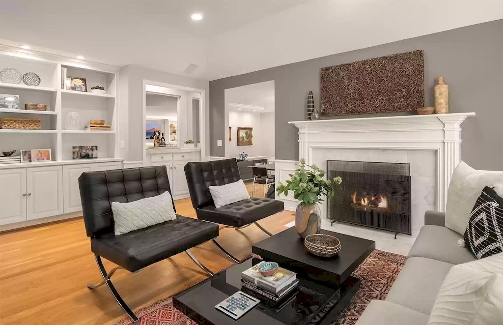 The Estate in Washington is a luxurious home filled with natural light in an idyllic verdant setting now available for sale. This home located at 8521 Hunts Point Lane, Hunts Point, Washington; offering 05 bedrooms and 04 bathrooms with 3,549 square feet of living spaces.