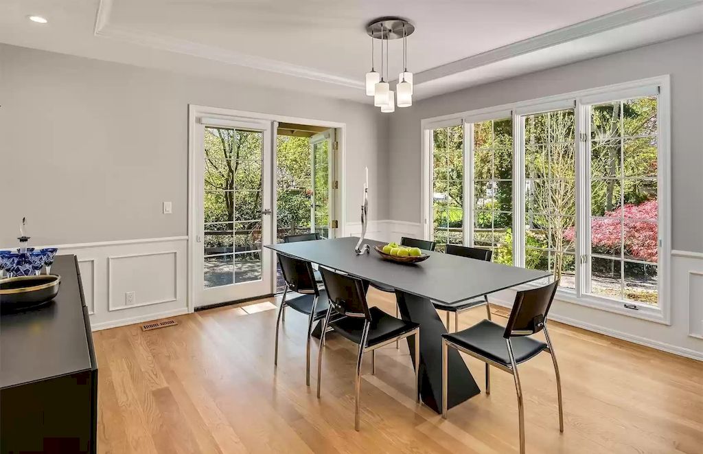 The Estate in Washington is a luxurious home filled with natural light in an idyllic verdant setting now available for sale. This home located at 8521 Hunts Point Lane, Hunts Point, Washington; offering 05 bedrooms and 04 bathrooms with 3,549 square feet of living spaces.