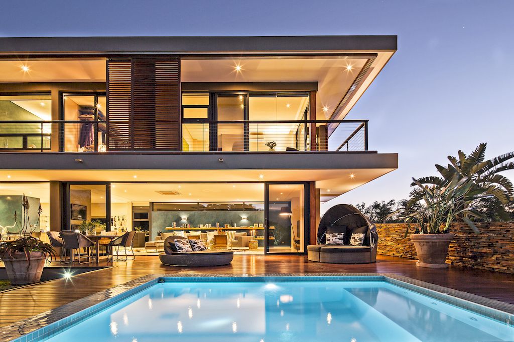 Aloe Ridge House, scenic hideaway in South Africa by Metropole Architects