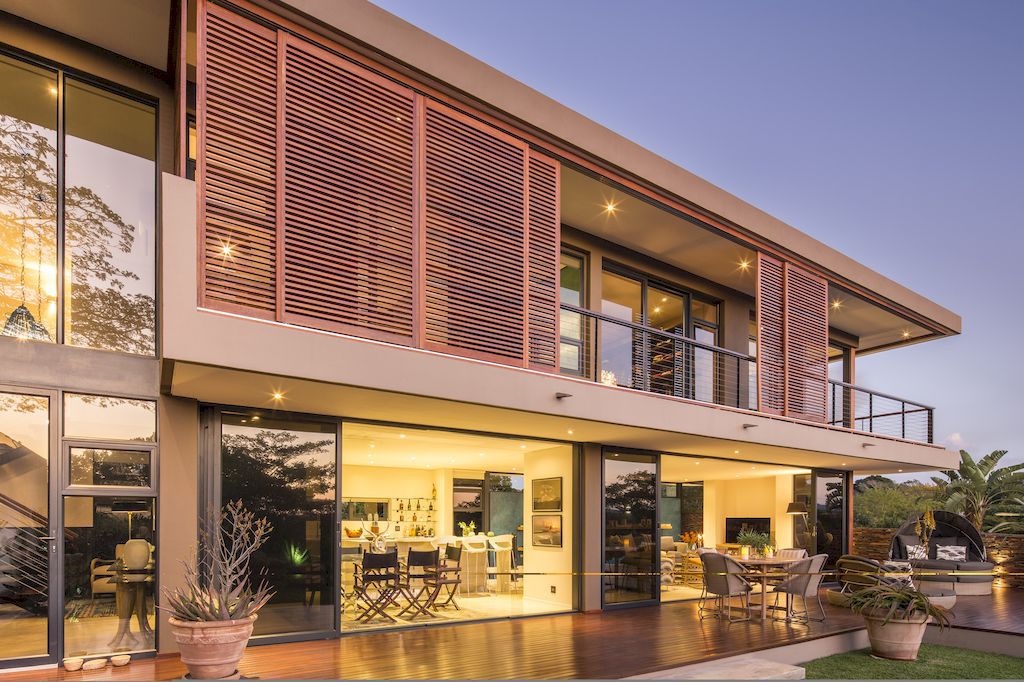 Aloe Ridge House, scenic hideaway in South Africa by Metropole Architects