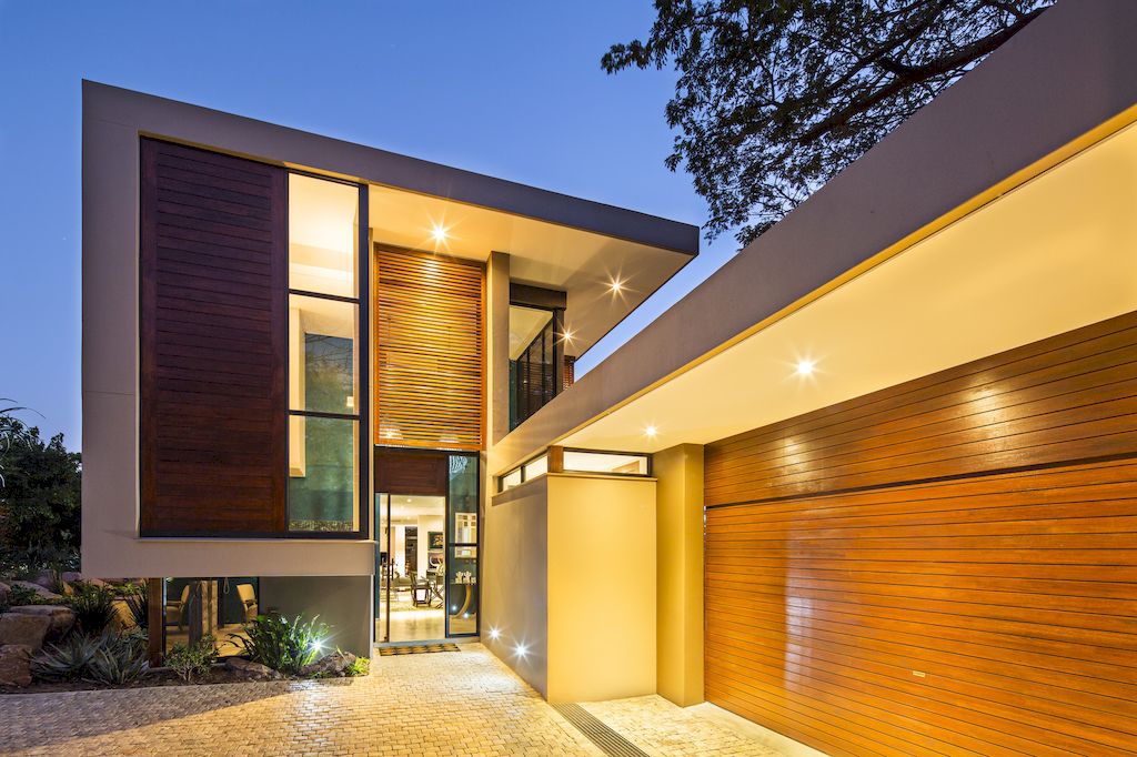Aloe Ridge House, scenic hideaway in South Africa by Metropole Architects
