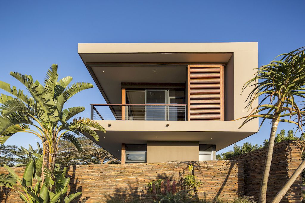Aloe Ridge House, scenic hideaway in South Africa by Metropole Architects