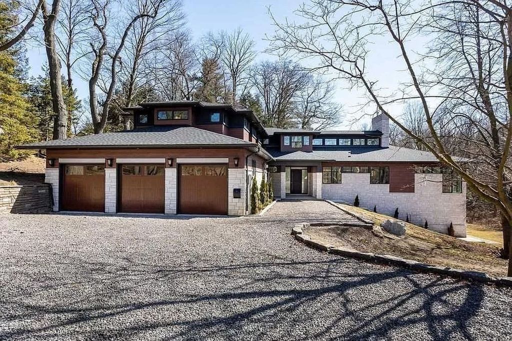 The Home in Mississauga is a luxurious home where you can relax & reconnect with nature, now available for sale. This home located at 1060 Indian Rd, Mississauga, ON L5H 1R7, Canada