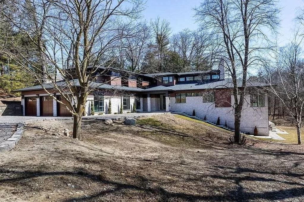 The Home in Mississauga is a luxurious home where you can relax & reconnect with nature, now available for sale. This home located at 1060 Indian Rd, Mississauga, ON L5H 1R7, Canada