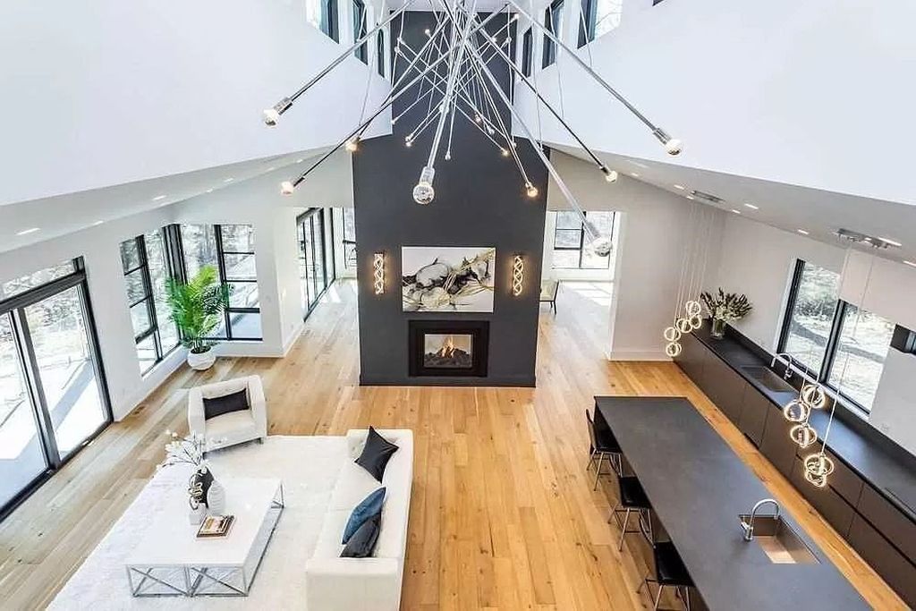 The Home in Mississauga is a luxurious home where you can relax & reconnect with nature, now available for sale. This home located at 1060 Indian Rd, Mississauga, ON L5H 1R7, Canada