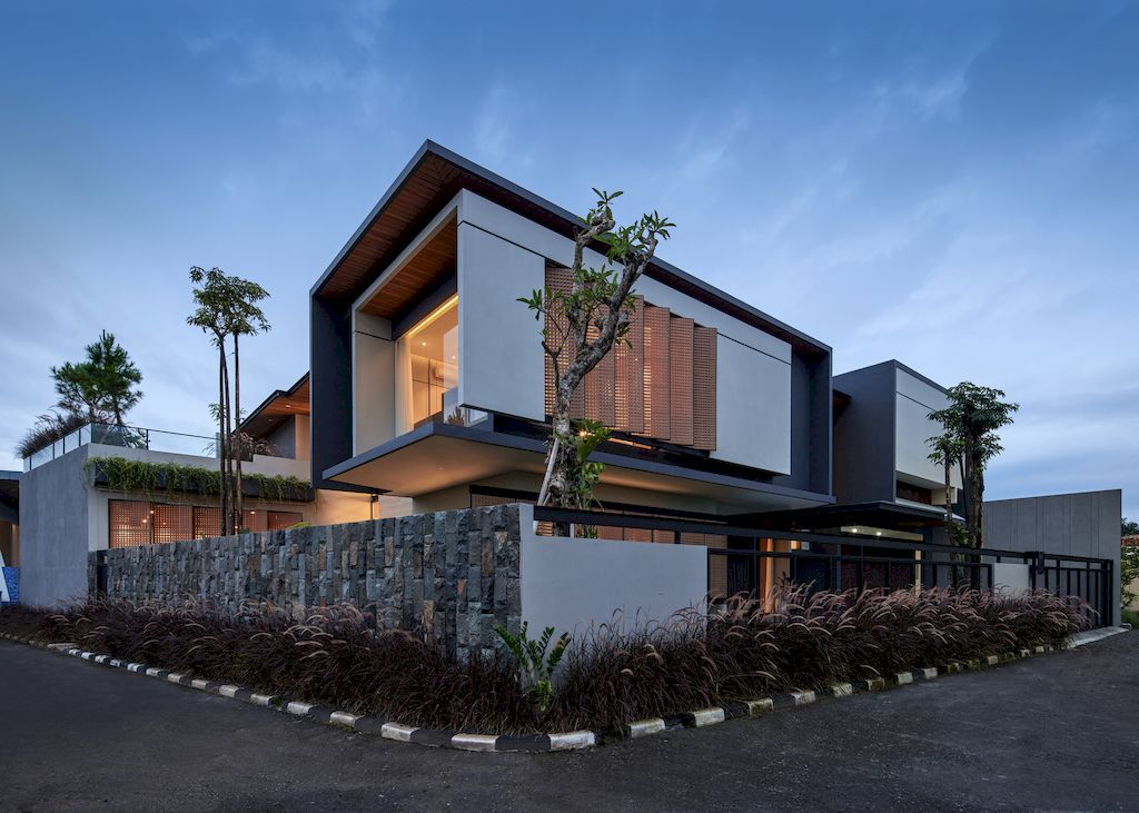 DJ House with tropical style modern architecture design by Rakta Studio 10