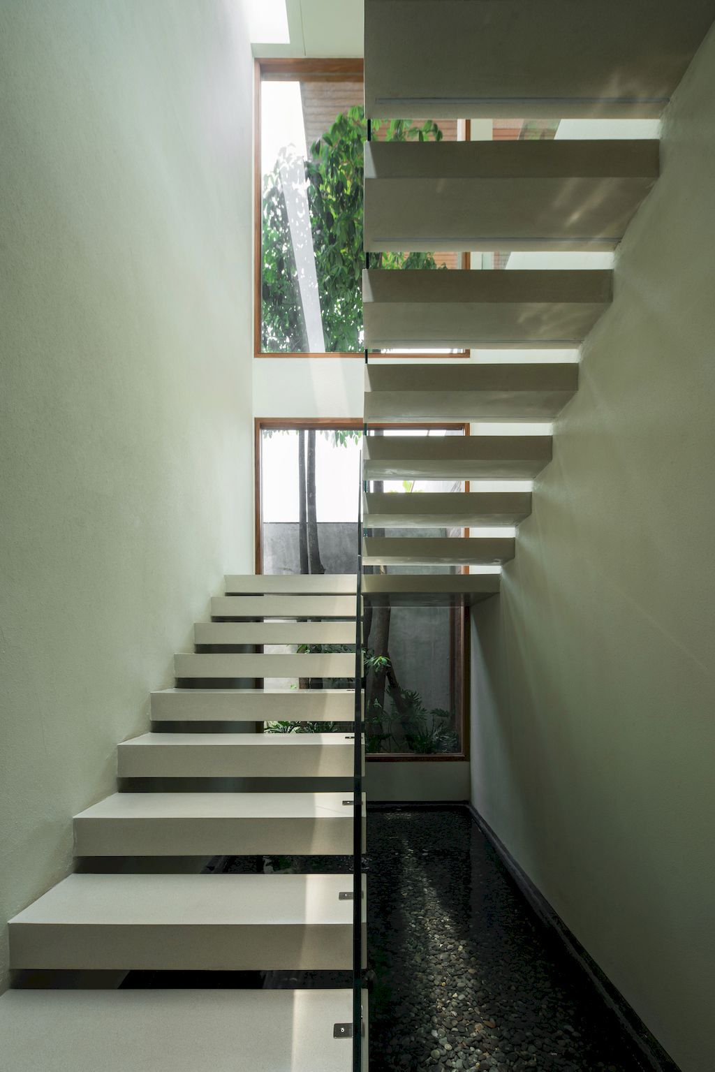 Dhsac Residence, a Tropical Modern Home by Bitte Design Studio
