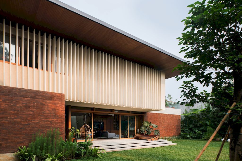 Dhsac Residence, a Tropical Modern Home by Bitte Design Studio