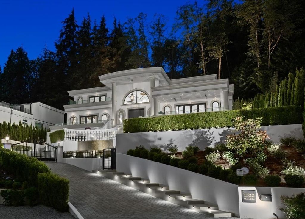 The Home in West Vancouver offers the panoramic view of the Great Vancouver and the majestic Lions Gate bridge, now available for sale. This home located at 1522 Chartwell Dr, West Vancouver, BC V7S 2S1, Canada