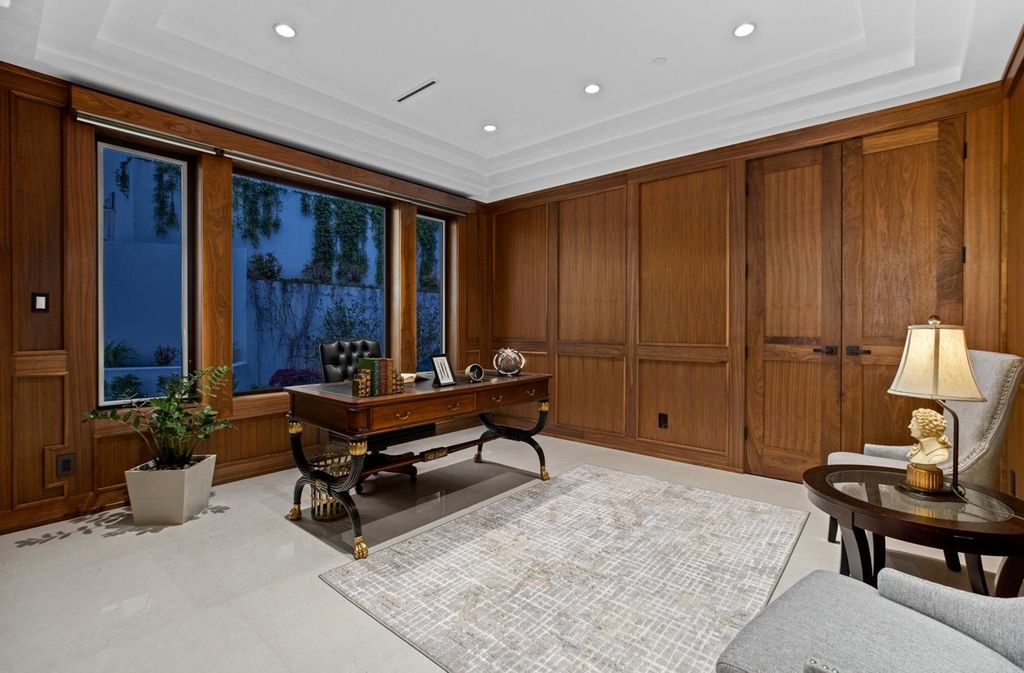 The Home in West Vancouver offers the panoramic view of the Great Vancouver and the majestic Lions Gate bridge, now available for sale. This home located at 1522 Chartwell Dr, West Vancouver, BC V7S 2S1, Canada