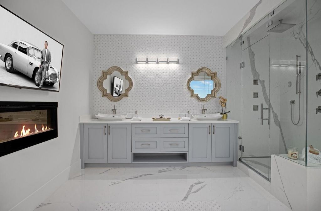 The Home in West Vancouver offers the panoramic view of the Great Vancouver and the majestic Lions Gate bridge, now available for sale. This home located at 1522 Chartwell Dr, West Vancouver, BC V7S 2S1, Canada