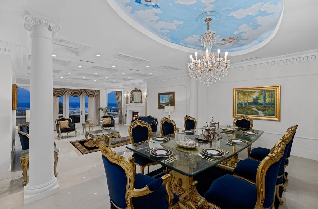 The Home in West Vancouver offers the panoramic view of the Great Vancouver and the majestic Lions Gate bridge, now available for sale. This home located at 1522 Chartwell Dr, West Vancouver, BC V7S 2S1, Canada