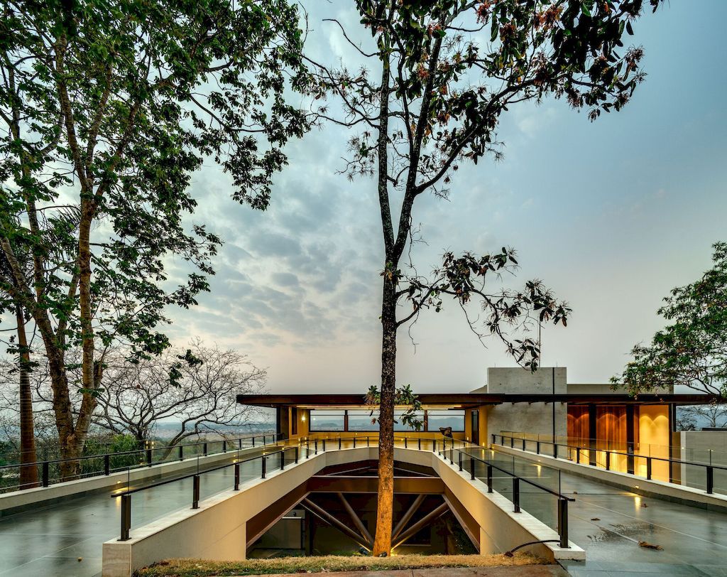 FM House in Brazil by Dayala e Rafael Arquitetos Associados 11