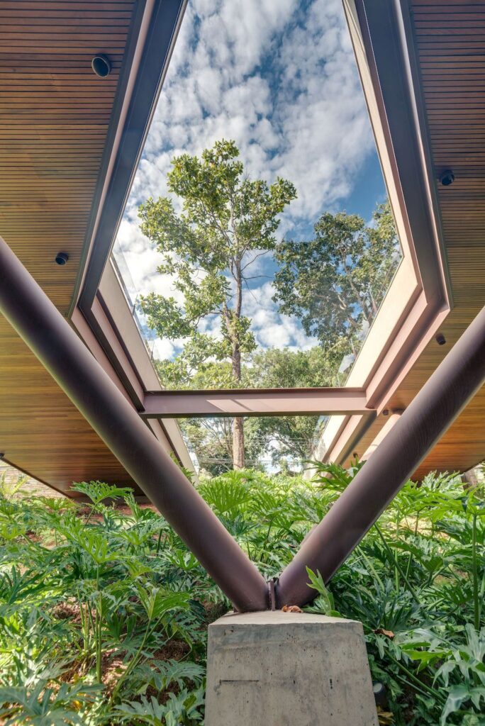 FM House in Brazil by Dayala e Rafael Arquitetos Associados 15
