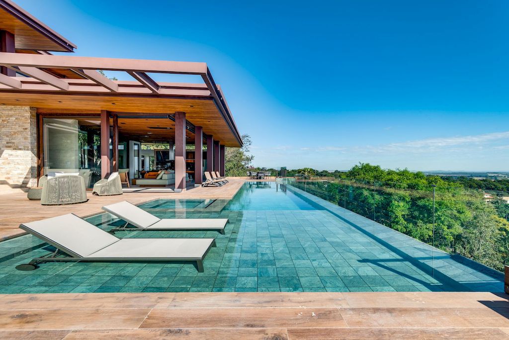 FM House in Brazil by Dayala e Rafael Arquitetos Associados 17