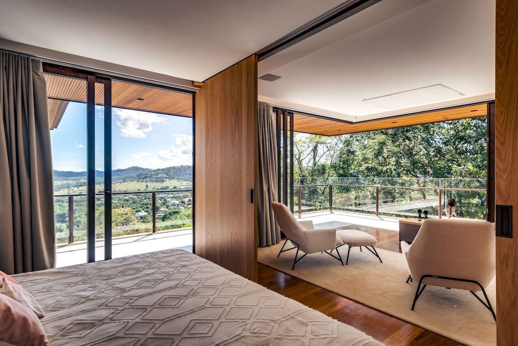 FM House in Brazil by Dayala e Rafael Arquitetos Associados 23