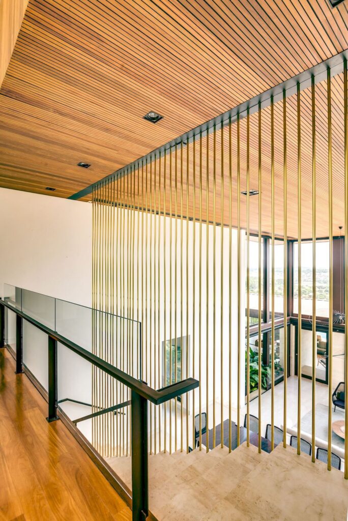 FM House in Brazil by Dayala e Rafael Arquitetos Associados