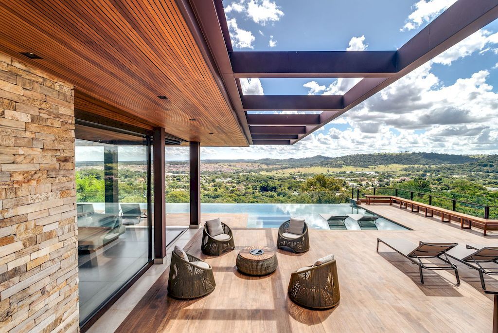 FM House in Brazil by Dayala e Rafael Arquitetos Associados 7