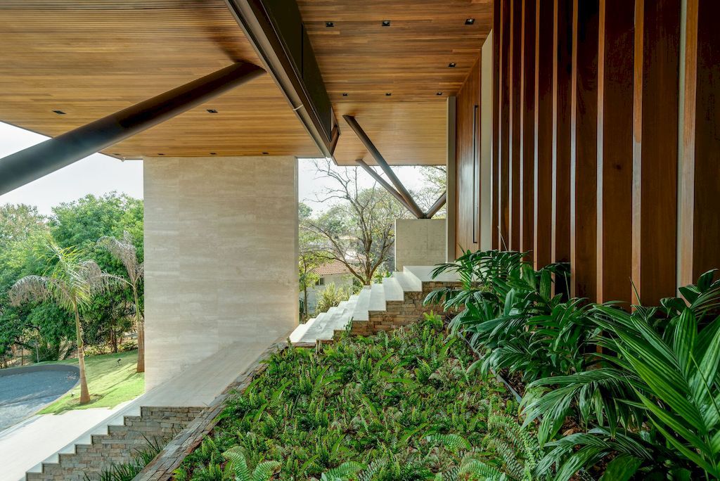 FM House in Brazil by Dayala e Rafael Arquitetos Associados 9