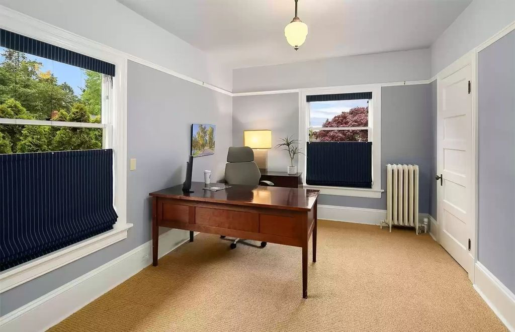 The Estate in Washington is a luxurious home surrounded by lush greenery and majestic trees now available for sale. This home located at 3816 E Garfield Street, Seattle, Washington; offering 06 bedrooms and 05 bathrooms with 5,328 square feet of living spaces.