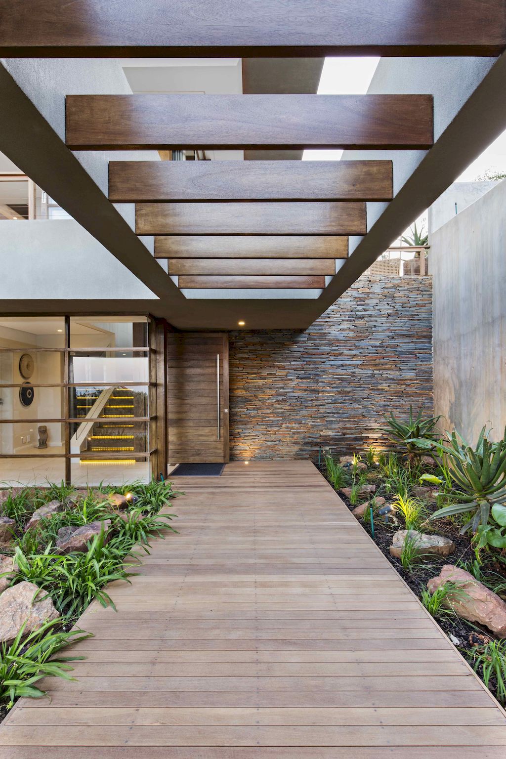 Incredible Luxury House named 6 Leadwood Loop by Metropole Architects 12