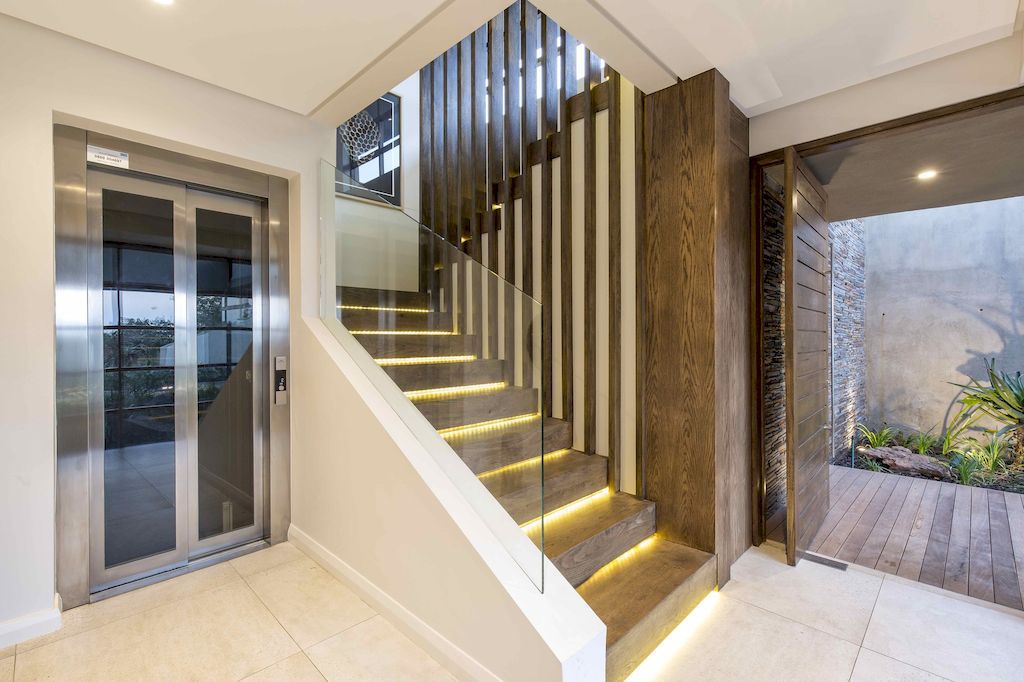 Incredible Luxury House named 6 Leadwood Loop by Metropole Architects 14