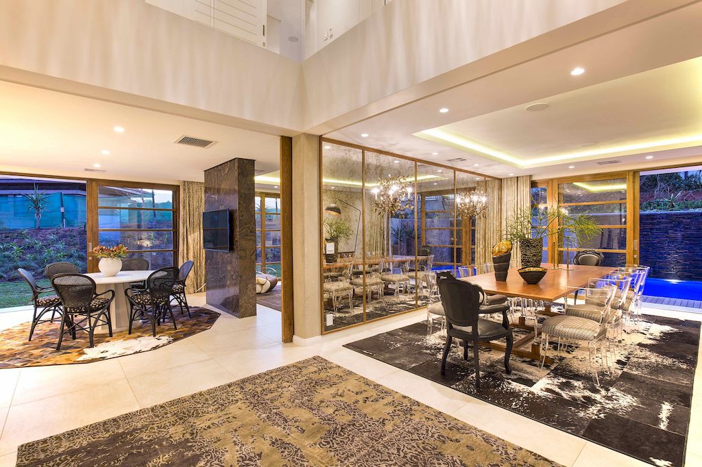 Incredible Luxury House named 6 Leadwood Loop by Metropole Architects 21