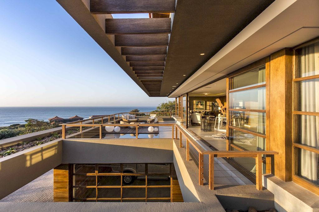 Incredible Luxury House named 6 Leadwood Loop by Metropole Architects 8
