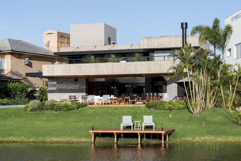 Nesello House Nice Renovation with Contemporary Design by Galeria 733 11