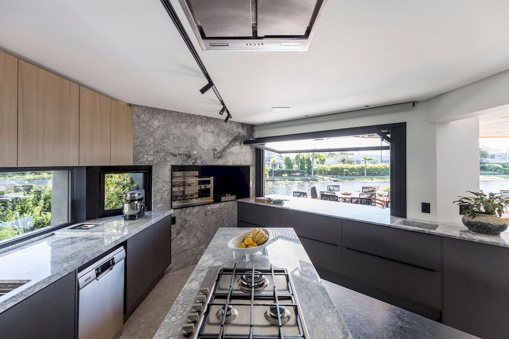 Nesello House Nice Renovation with Contemporary Design by Galeria 733 20