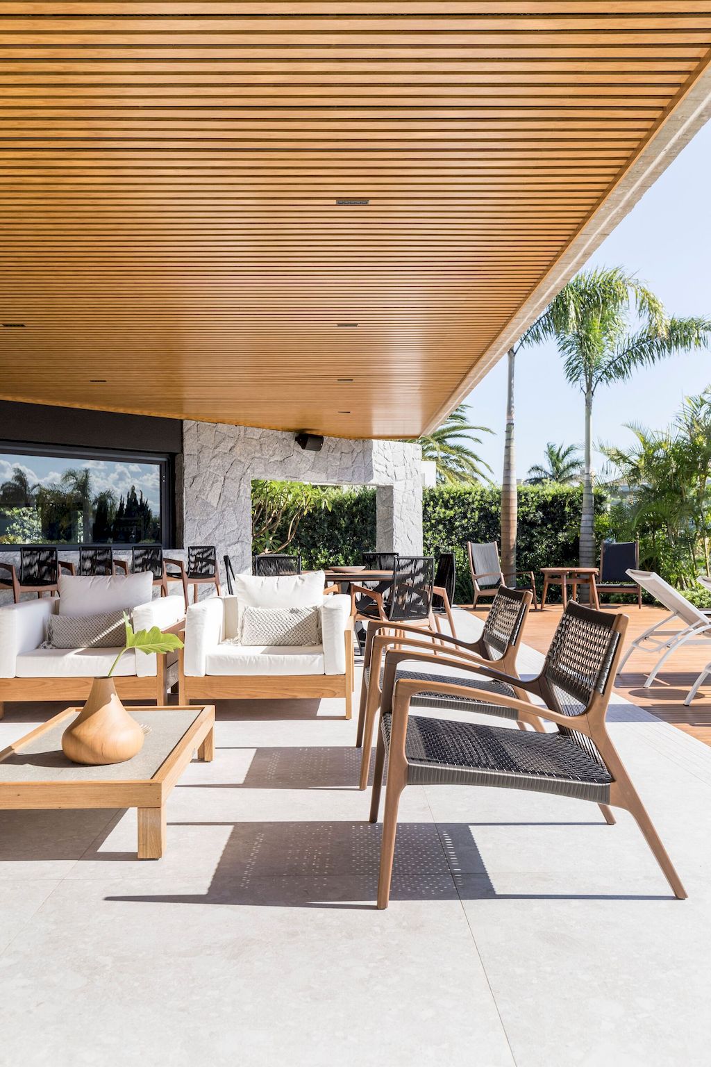 Nesello House Nice Renovation with Contemporary Design by Galeria 733 9