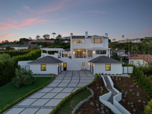 $25.995M Home in Pacific Palisades in an unparalleled ocean view setting