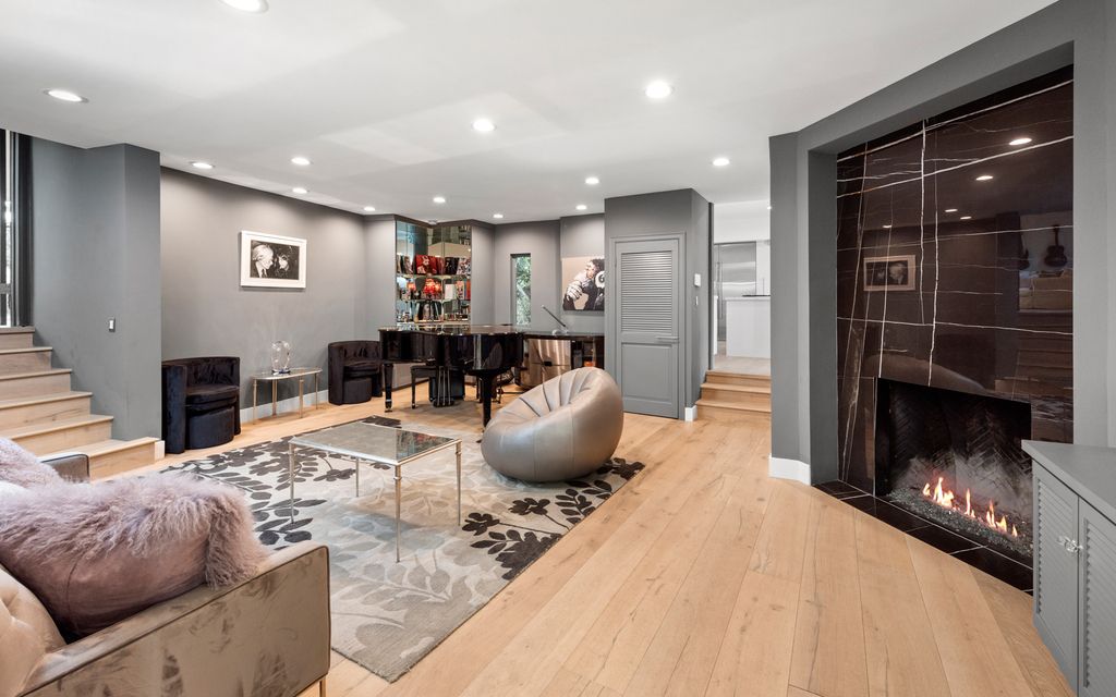 The Home in Los Angeles is a one-of-a-kind transitional estate on a beautiful tree lined street in the prestigious neighborhood of Little Holmby now available for sale. This home located at 10401 Wyton Dr, Los Angeles, California