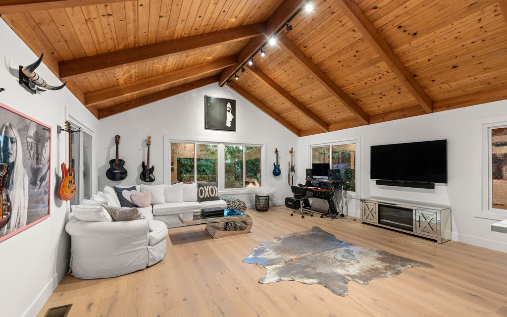 The Home in Los Angeles is a one-of-a-kind transitional estate on a beautiful tree lined street in the prestigious neighborhood of Little Holmby now available for sale. This home located at 10401 Wyton Dr, Los Angeles, California