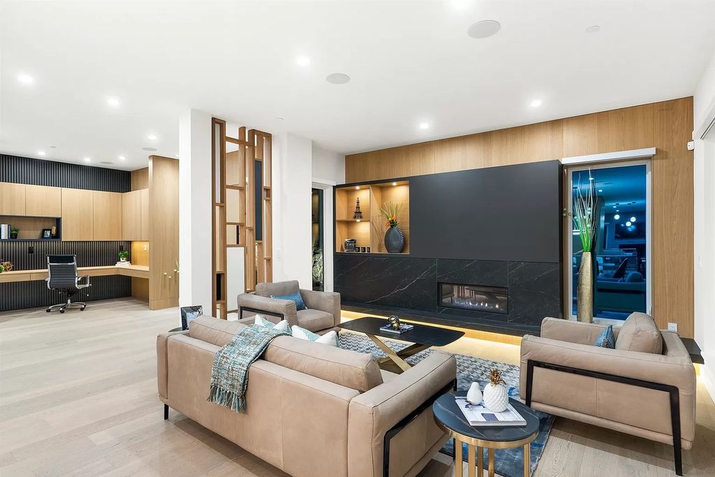 The Residence in West Vancouver offer living spaces that are equally dynamic & cozy, now available for sale. This home located at 550 Craigmohr Dr, West Vancouver, BC V7S 1W9, Canada