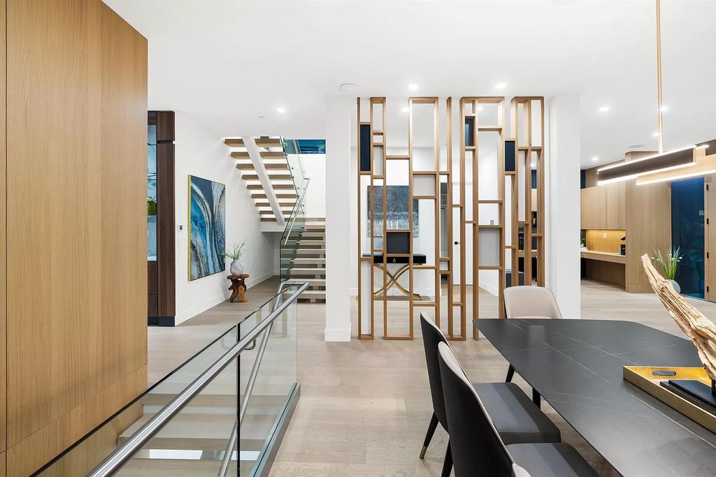 The Residence in West Vancouver offer living spaces that are equally dynamic & cozy, now available for sale. This home located at 550 Craigmohr Dr, West Vancouver, BC V7S 1W9, Canada