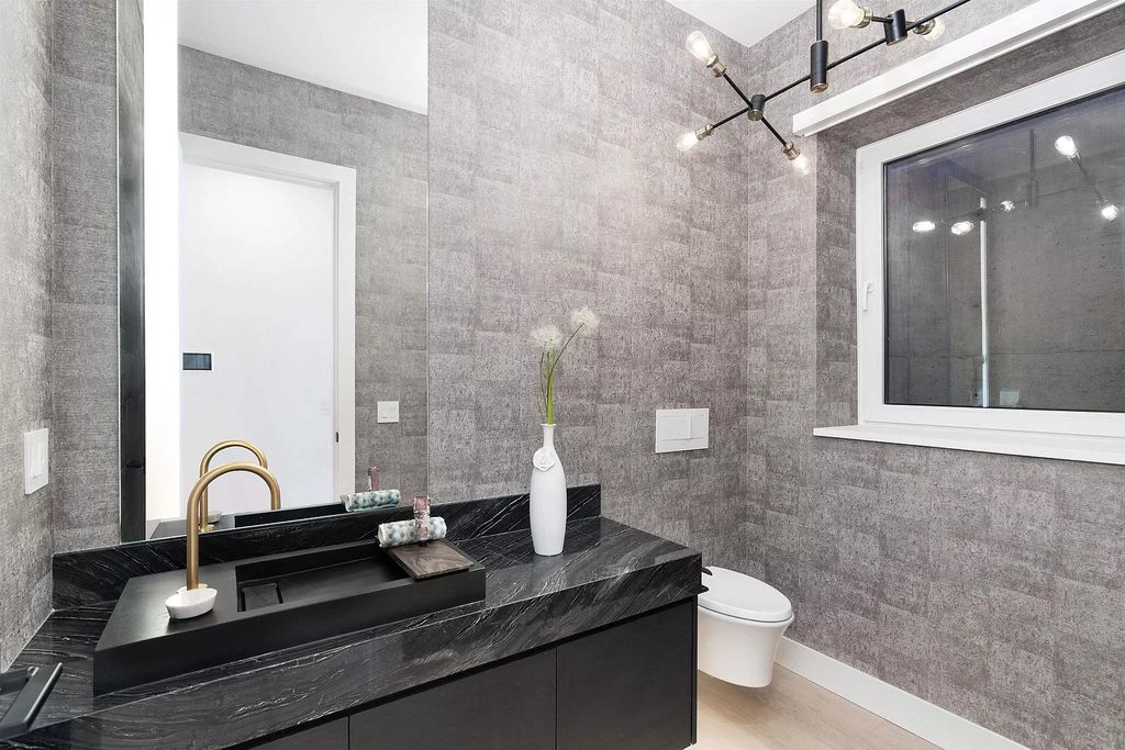 The Residence in West Vancouver offer living spaces that are equally dynamic & cozy, now available for sale. This home located at 550 Craigmohr Dr, West Vancouver, BC V7S 1W9, Canada