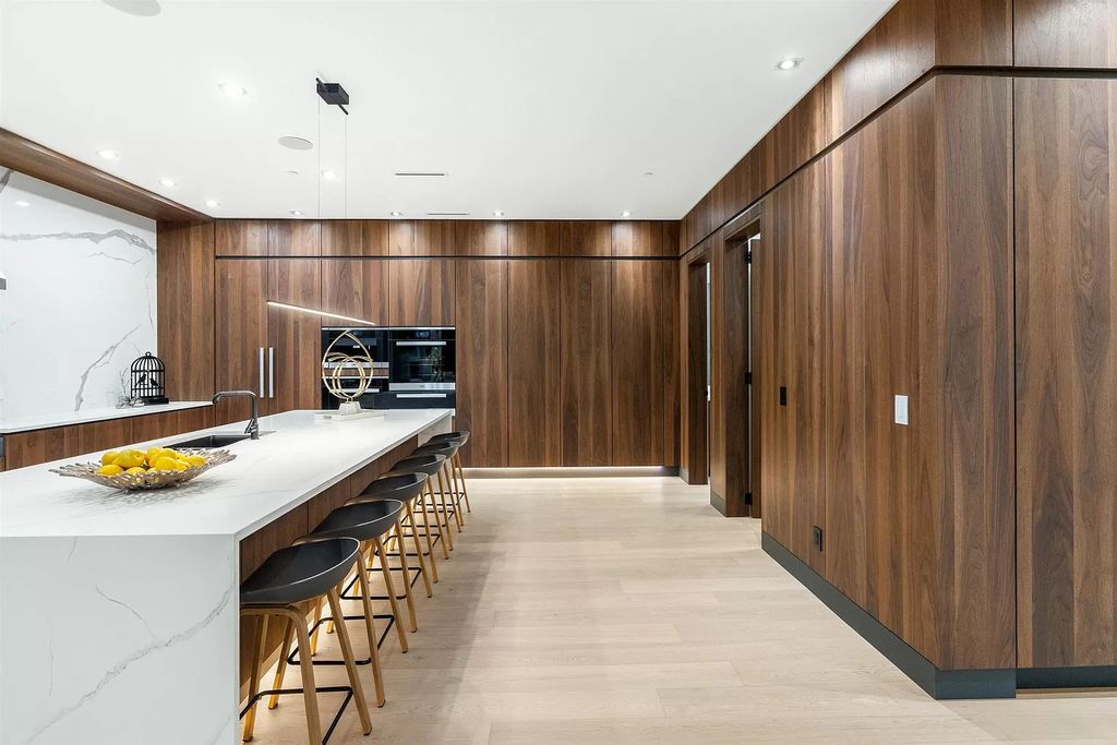 The Residence in West Vancouver offer living spaces that are equally dynamic & cozy, now available for sale. This home located at 550 Craigmohr Dr, West Vancouver, BC V7S 1W9, Canada