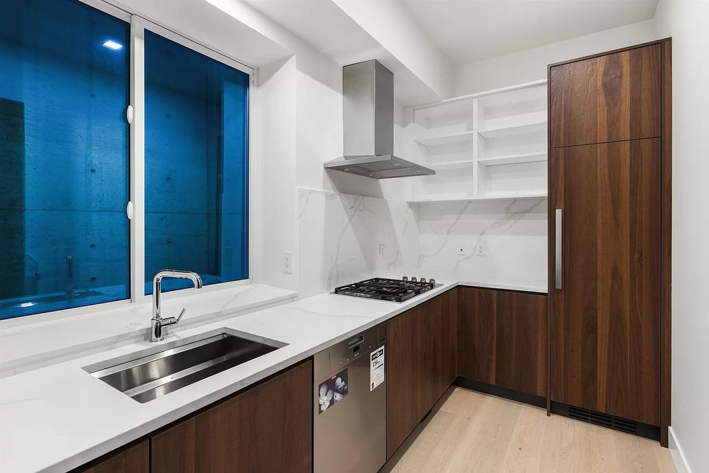 The Residence in West Vancouver offer living spaces that are equally dynamic & cozy, now available for sale. This home located at 550 Craigmohr Dr, West Vancouver, BC V7S 1W9, Canada
