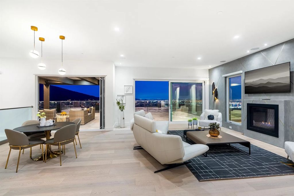 The Residence in West Vancouver offer living spaces that are equally dynamic & cozy, now available for sale. This home located at 550 Craigmohr Dr, West Vancouver, BC V7S 1W9, Canada