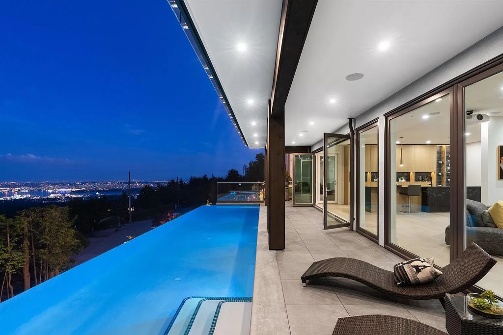The Residence in West Vancouver offer living spaces that are equally dynamic & cozy, now available for sale. This home located at 550 Craigmohr Dr, West Vancouver, BC V7S 1W9, Canada