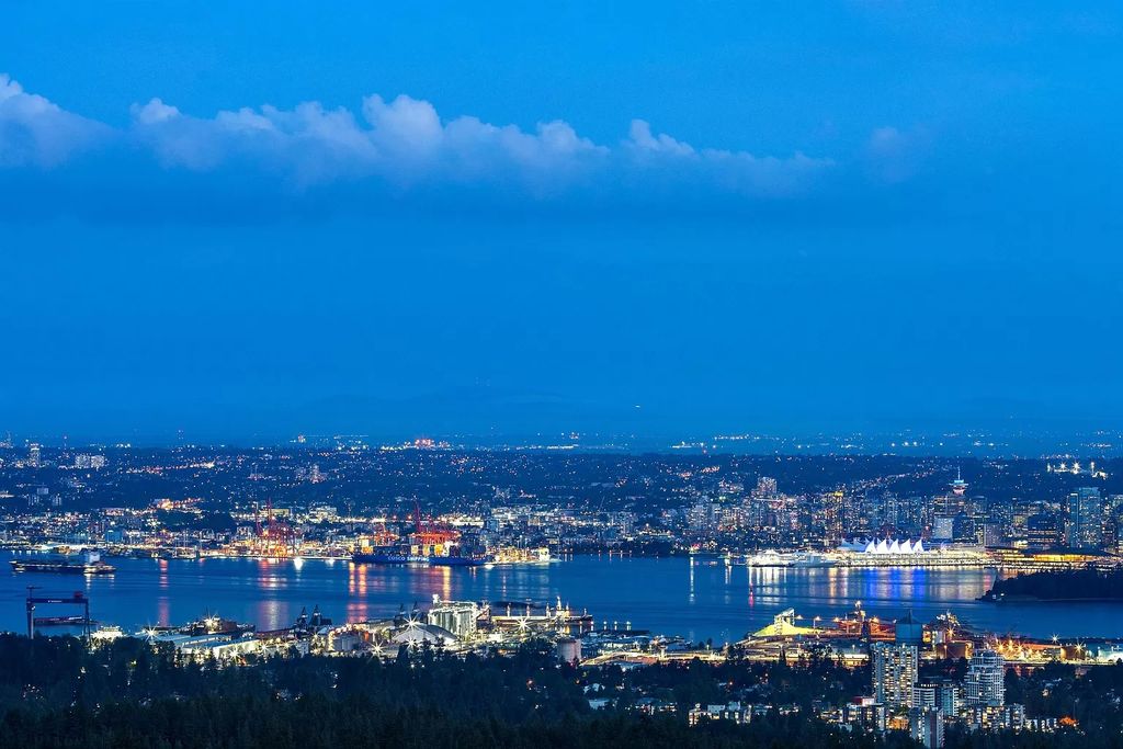 The Residence in West Vancouver offer living spaces that are equally dynamic & cozy, now available for sale. This home located at 550 Craigmohr Dr, West Vancouver, BC V7S 1W9, Canada