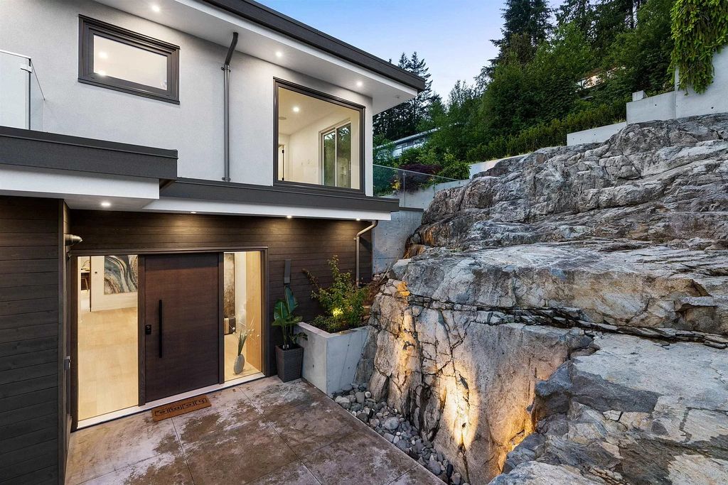 The Residence in West Vancouver offer living spaces that are equally dynamic & cozy, now available for sale. This home located at 550 Craigmohr Dr, West Vancouver, BC V7S 1W9, Canada