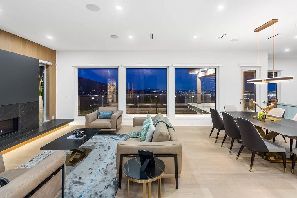 The Residence in West Vancouver offer living spaces that are equally dynamic & cozy, now available for sale. This home located at 550 Craigmohr Dr, West Vancouver, BC V7S 1W9, Canada