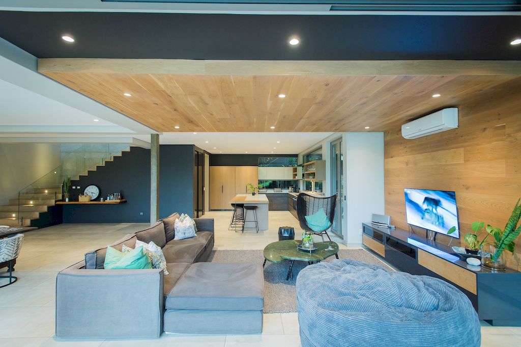 Pambathi Lane House in KwaZulu Natal by Metropole Architects 8