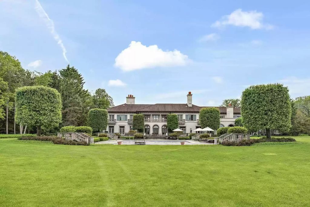 The Home in Illinois is a luxurious home commanding outstanding panoramic and unobstructed views of lake Michigan available for sale. This home located at 700 Crab Tree Ln, Lake Bluff, Illinois; offering 06 bedrooms and 08 bathrooms with 9,990 square feet of living spaces.
