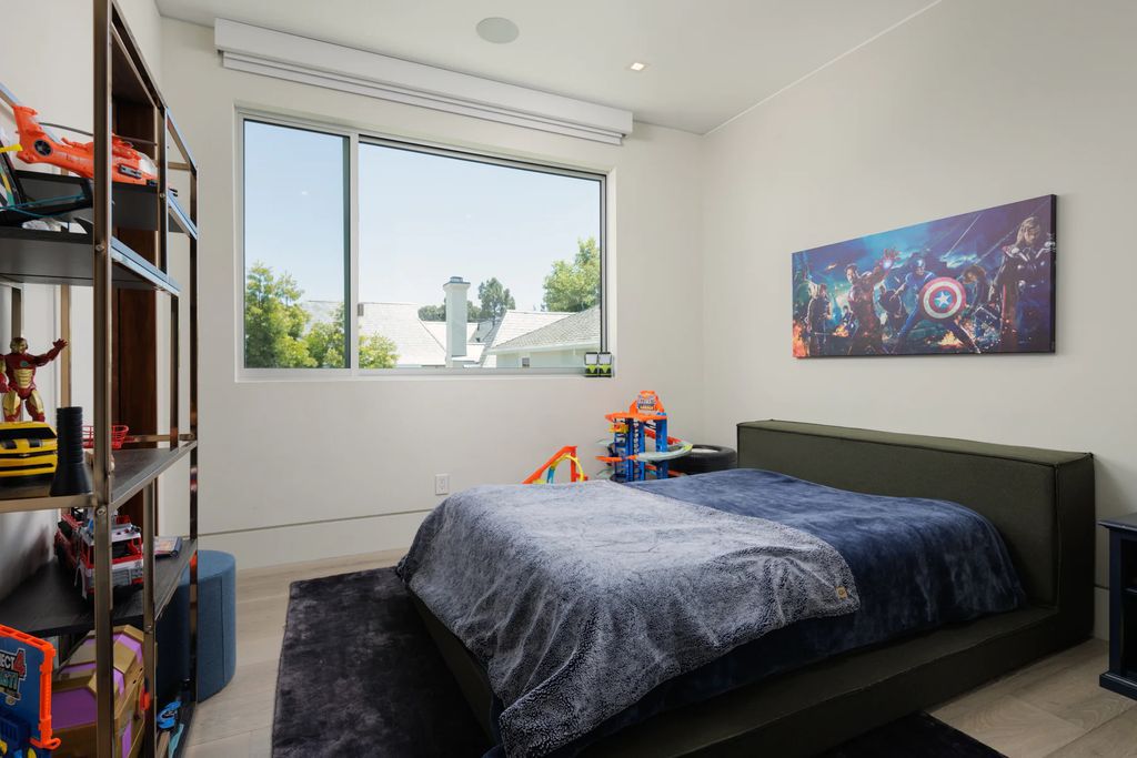 The Home in Santa Monica is a remarkable property provides the ultimate lifestyle rich in luxury with extraordinary top-of-the-line finishes throughout now available for sale. This home located at 1410 Georgina Ave, Santa Monica, California